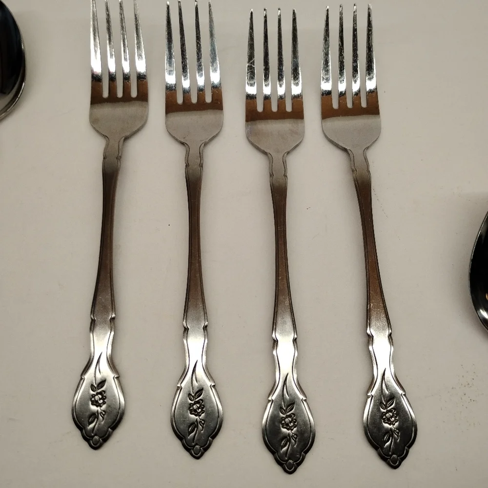 Bag5 by Barclay Geneve Stainless Discontinued Flatware Service 4‎ - 25pc Set